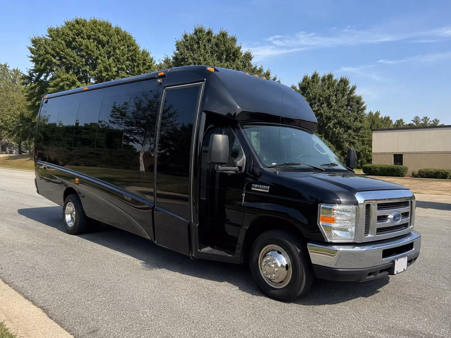 find the perfect bus for river bend nature center field trips