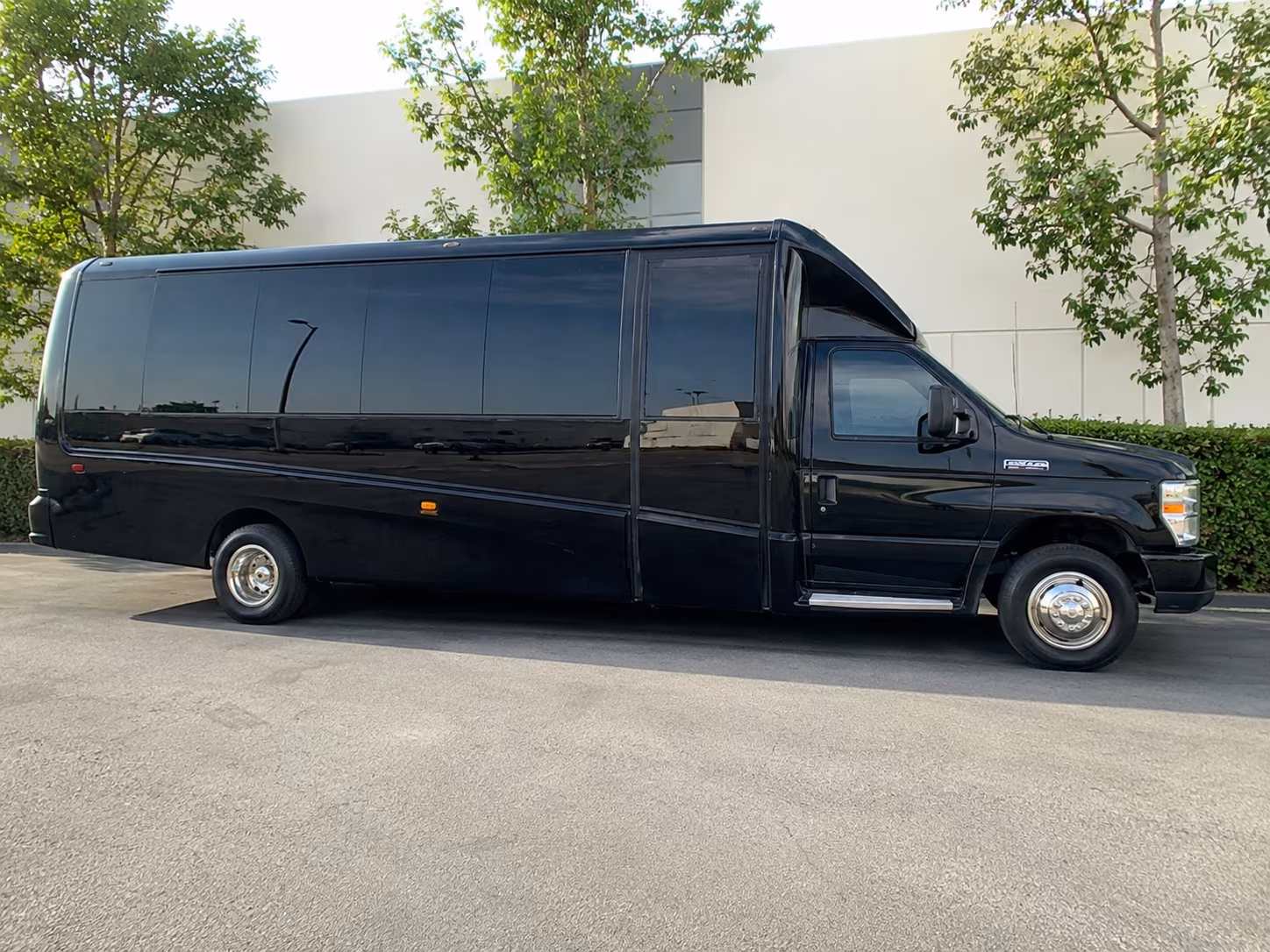 if you re planning a day trip to fort worth a charter bus is the smart call