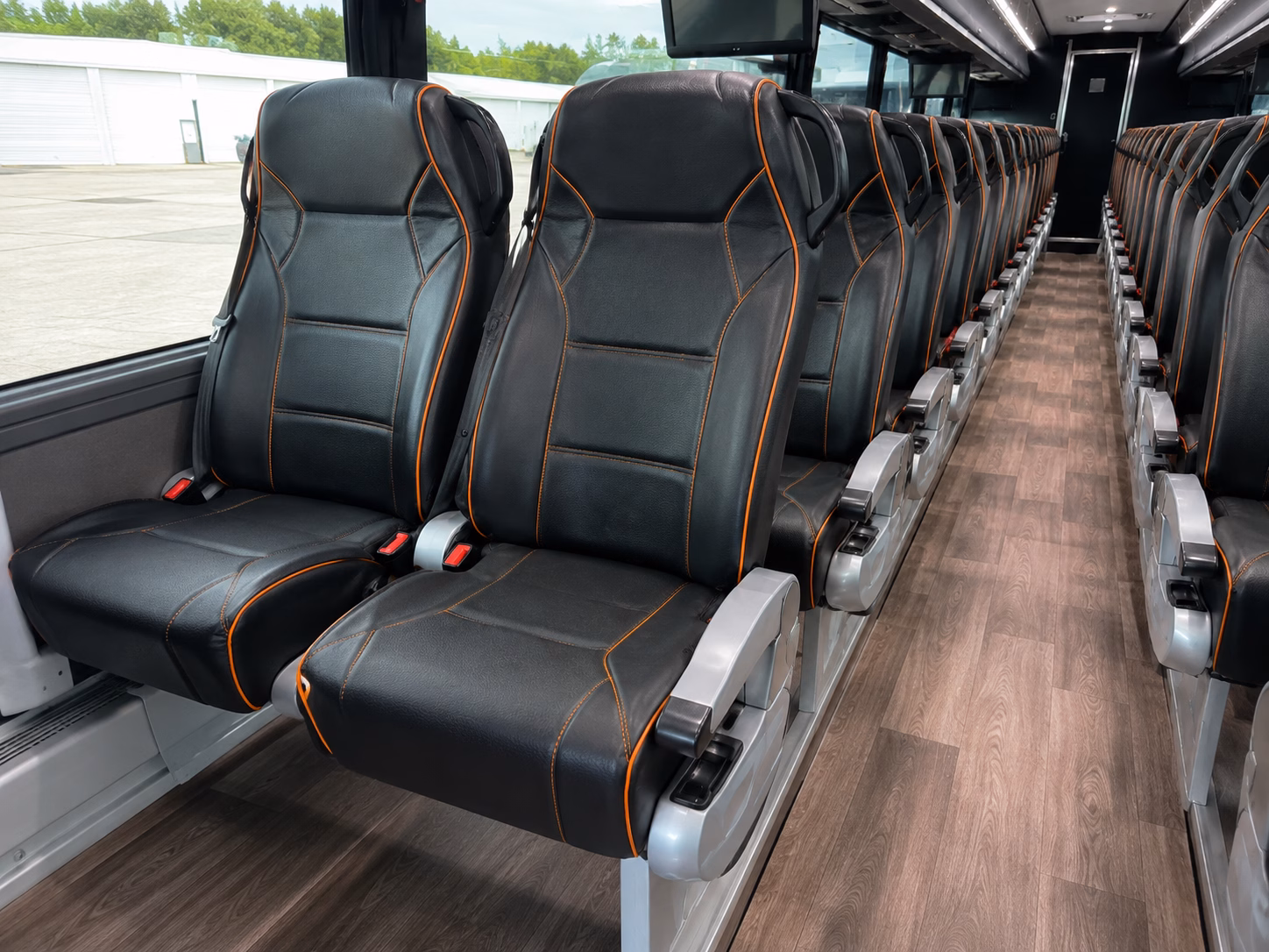 we help you compare buses for student pilot cohort shuttles